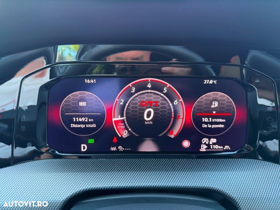 VOLKSWAGEN Golf 2025 — imagine 18