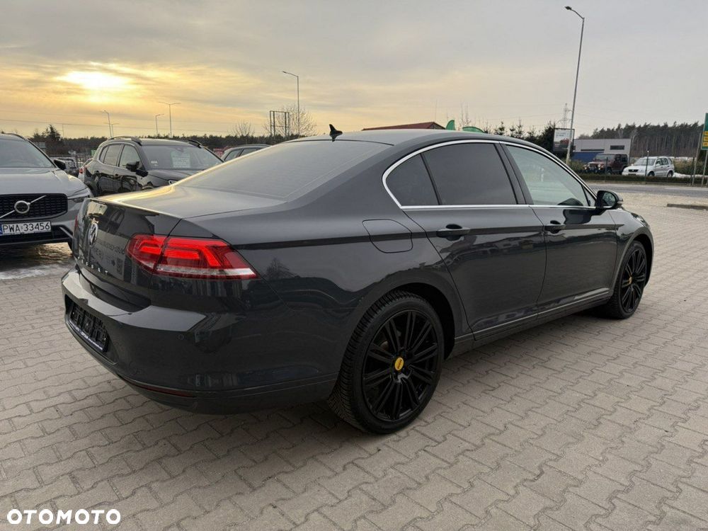 Volkswagen Passat 1.6 TDI SCR DSG Comfortline - 9
