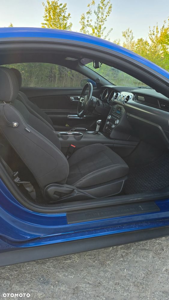 Ford Mustang - 7