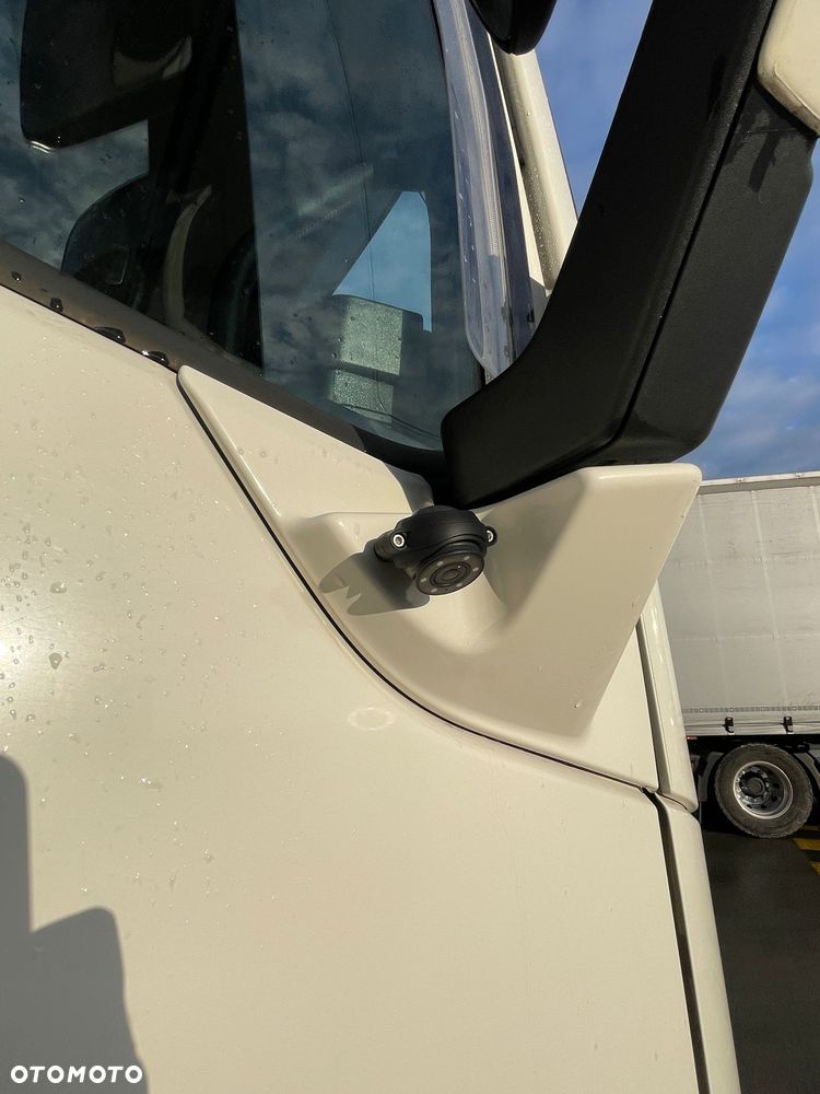 Volvo FH 460 Globetrotter z hydrauliką - 9