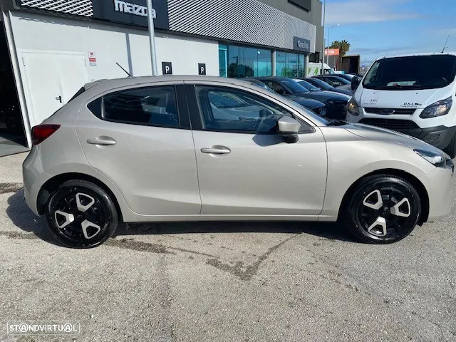 Mazda 2 - 4