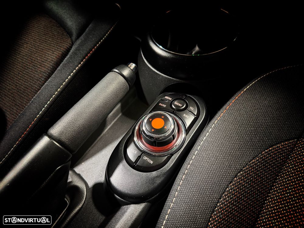 MINI 3 Portas Cooper D Aut. - 11