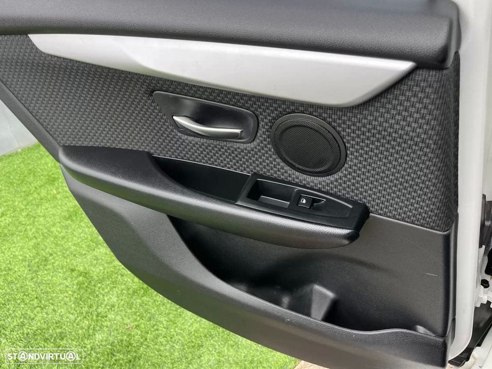 BMW 218 Active Tourer d Line Sport - 44