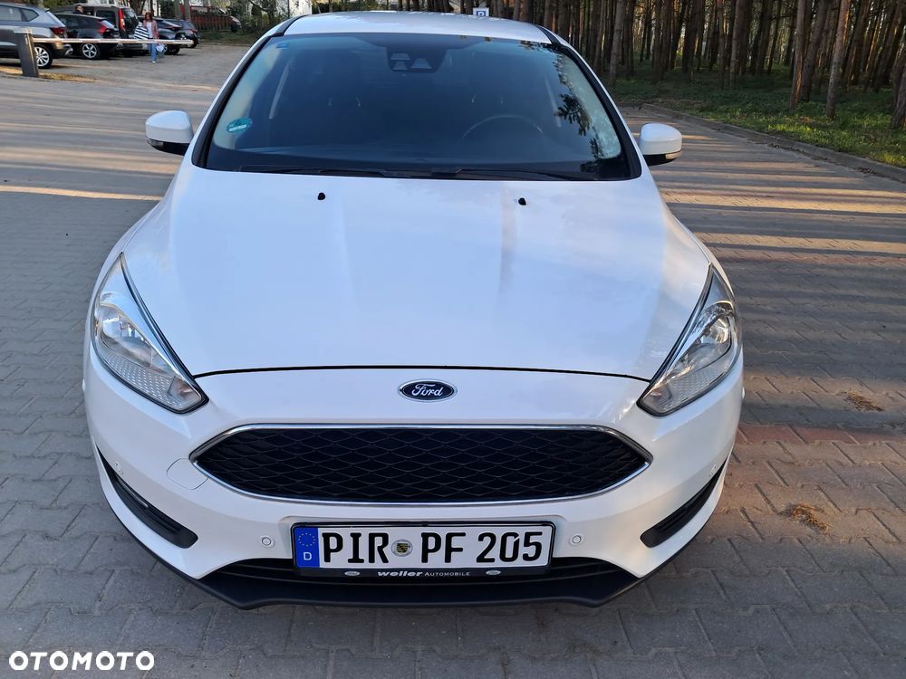 Ford Focus ver-1-5-ecoboost-start--stopp--system-business-edition - 12