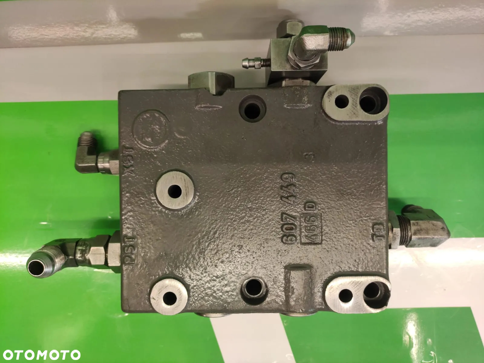 Blok Hydrauliczny 607449 0011355291 Claas Arion 660 - 8