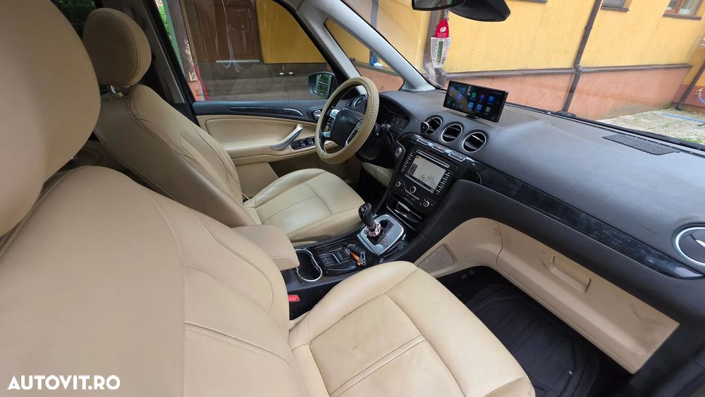 Ford Galaxy - 12
