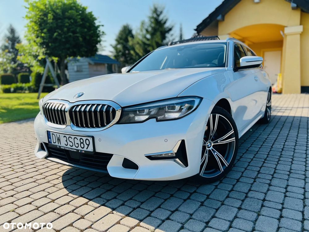 BMW Seria 3 320d xDrive Luxury Line sport - 11