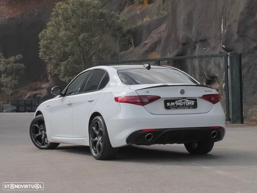 Alfa Romeo Giulia 2.2 D Veloce Q4 AT8 - 2