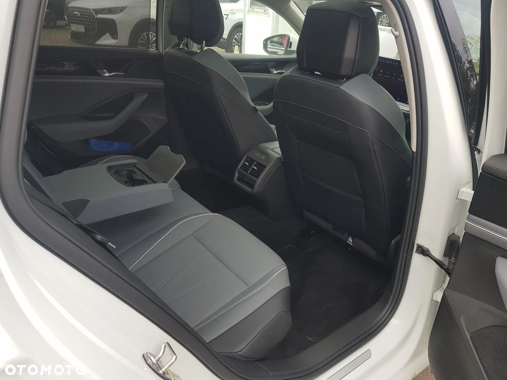 Volkswagen Passat - 28