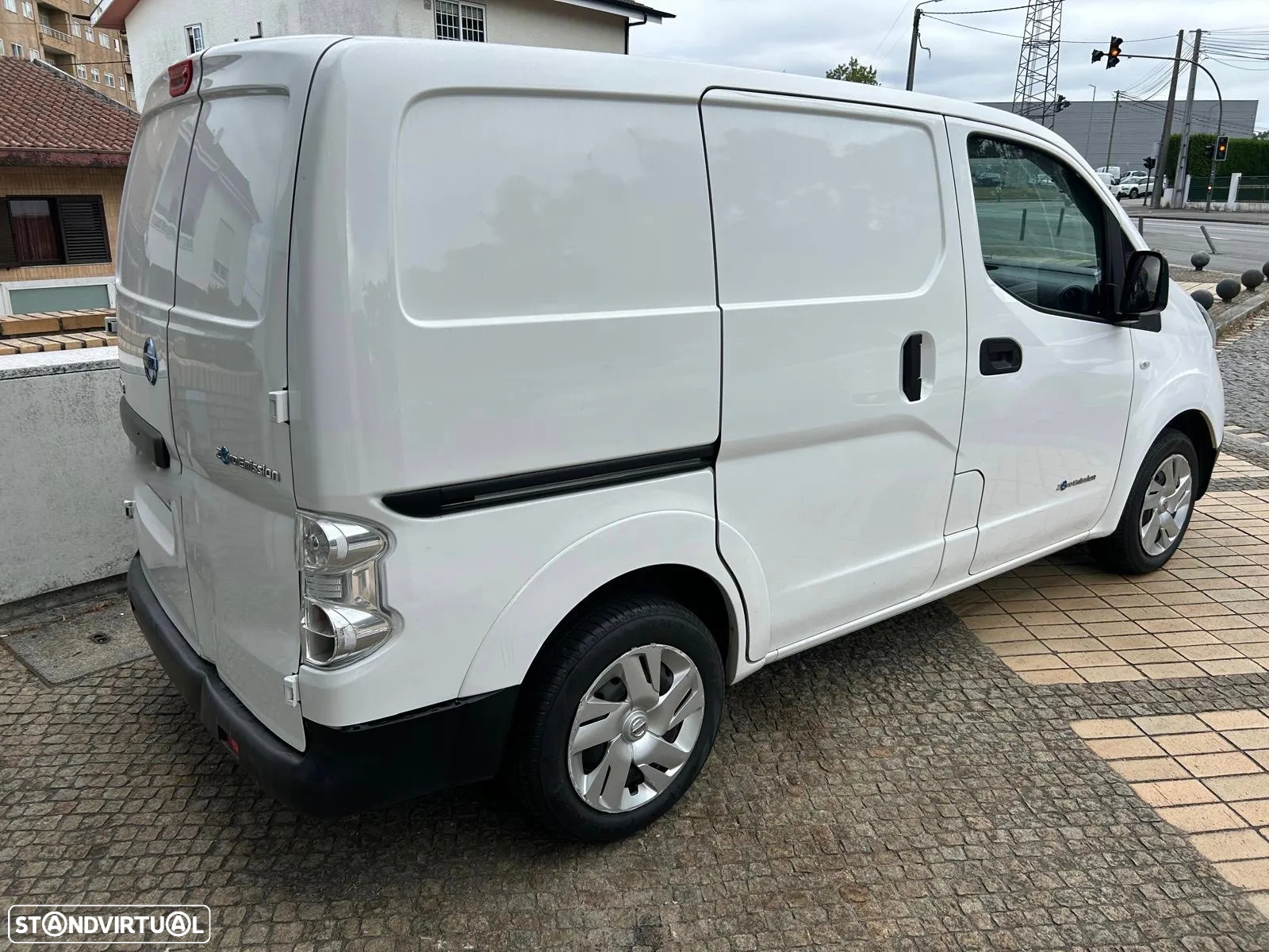 Nissan E-NV200 EVALIA 40KWh NACIONAL IVA DEDUTIVEL - 3