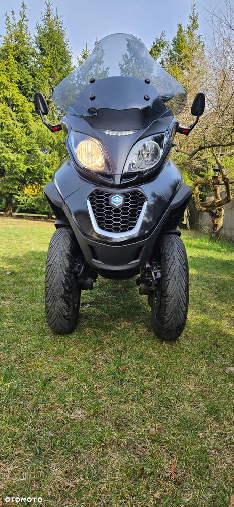 Piaggio MP-3 - 11