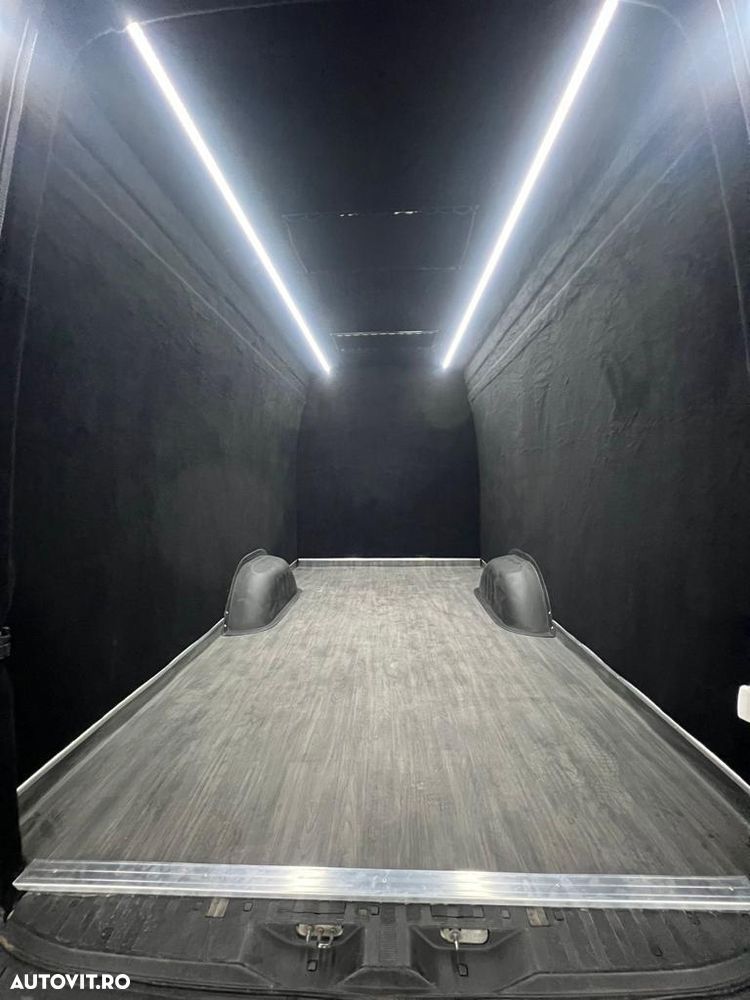 Mercedes-Benz Sprinter - 8