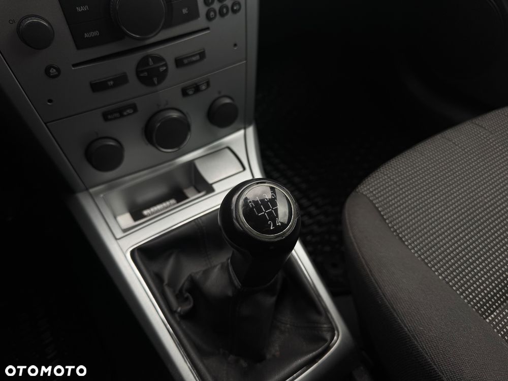 Opel Astra 1.6 Sport - 17