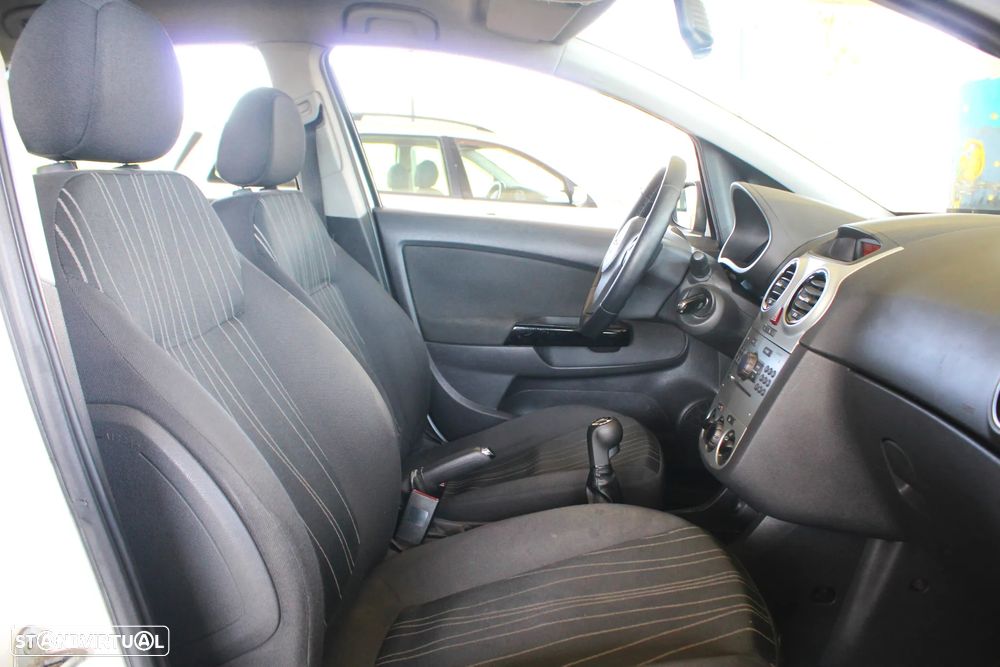 Opel Corsa 1.3 CDTI Enjoy EcoFLEX - 21