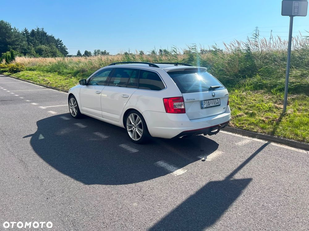Skoda Octavia 2.0 TDI DSG RS - 3