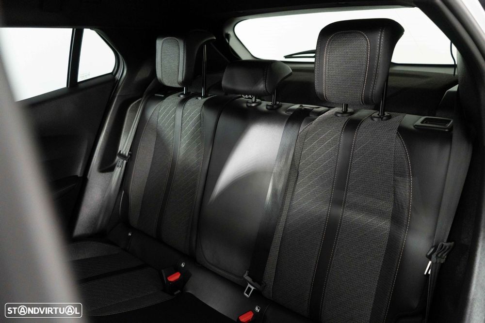 Peugeot 2008 1.2 PureTech Allure Pack - 11