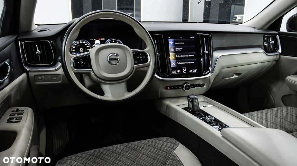 Volvo V60 B4 B Momentum Pro - 11