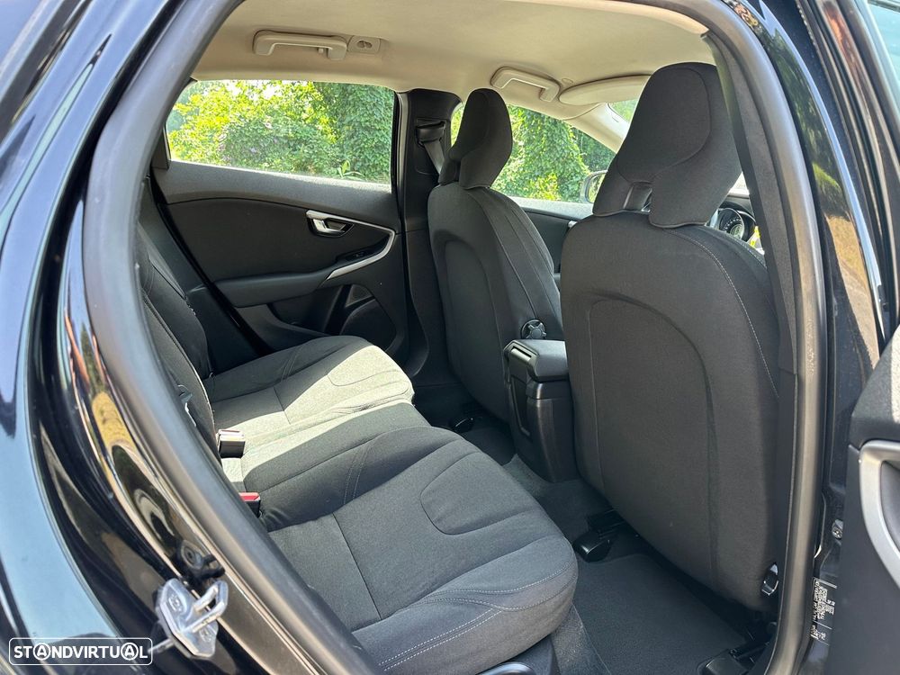 Volvo V40 Cross Country 1.6 D2 Momentum - 19