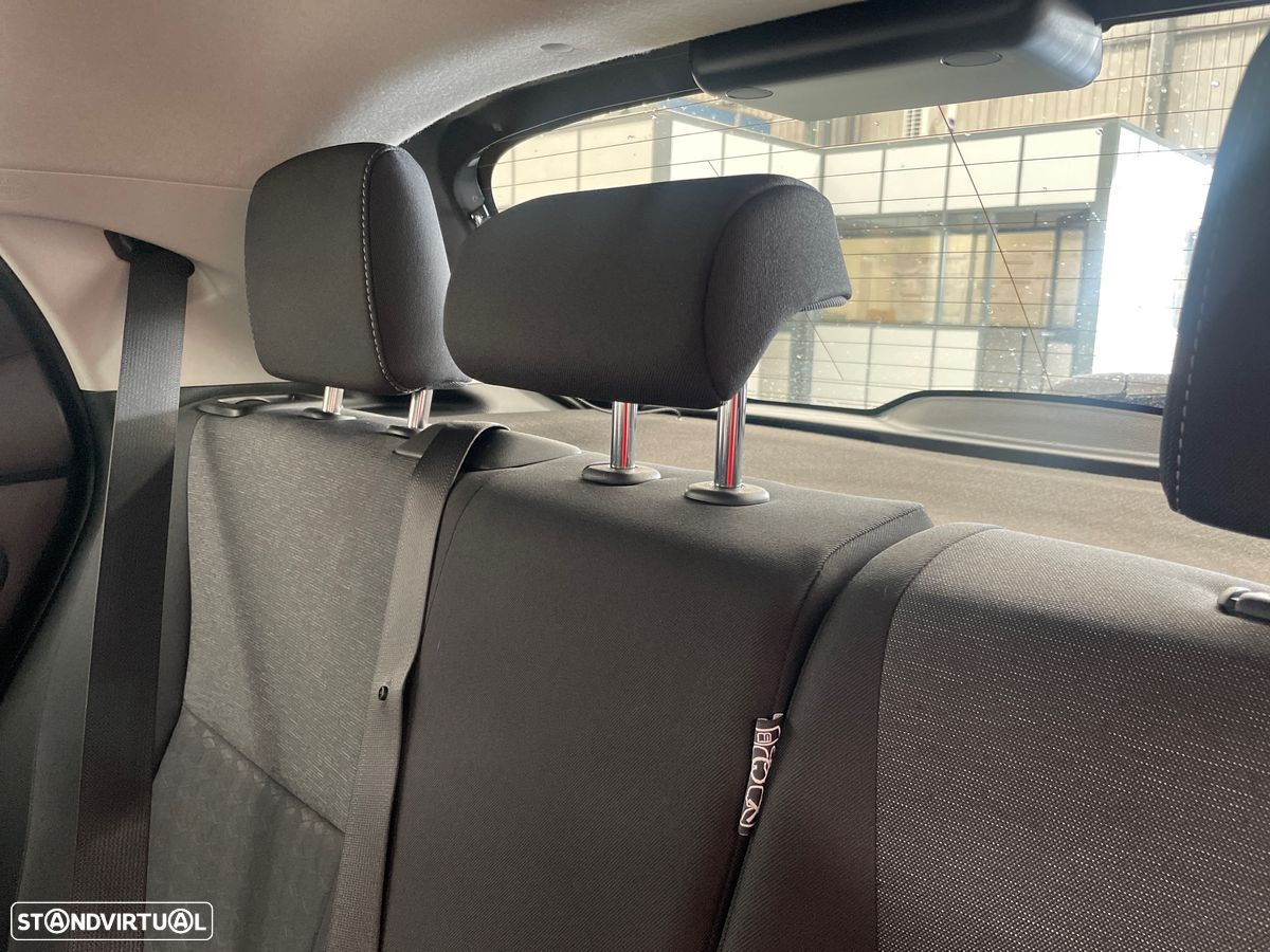 Toyota Yaris - 23
