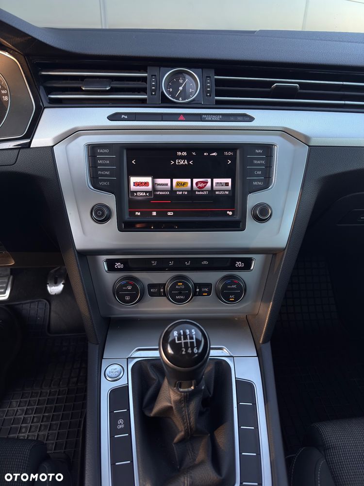 Volkswagen Passat 1.6 TDI (BlueMotion Technology) Comfortline - 33