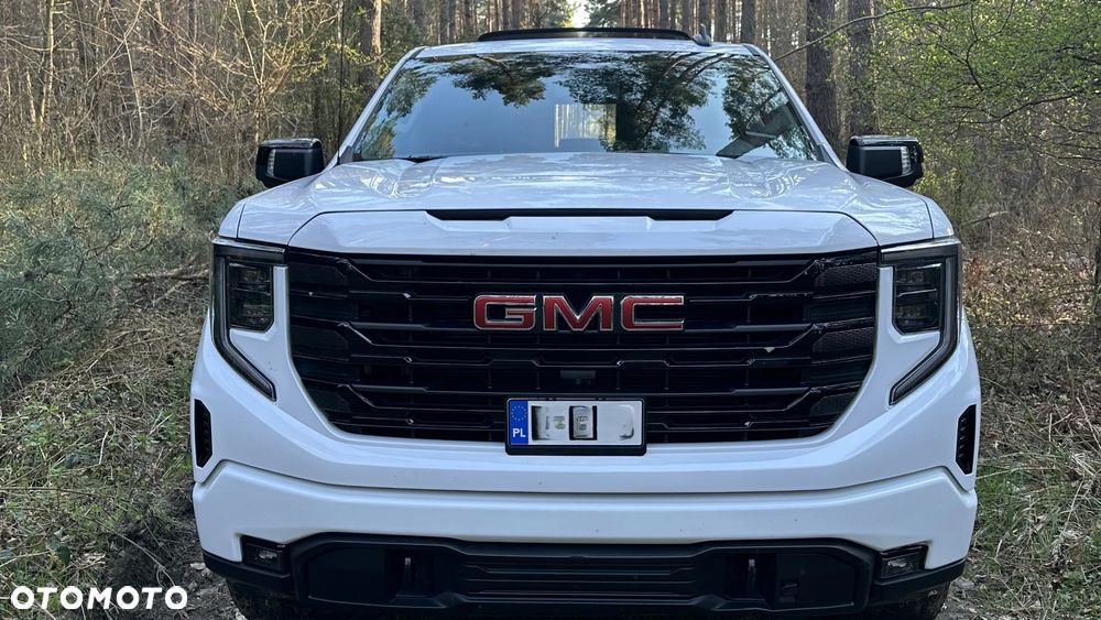 GMC Sierra - 2