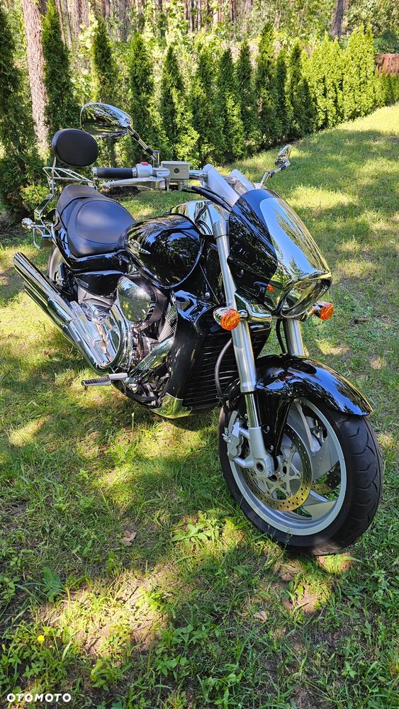 Suzuki Intruder - 5