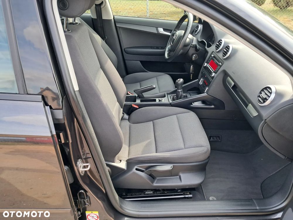 Audi A3 Sportback 1.4 TFSI S line Sportpaket - 18