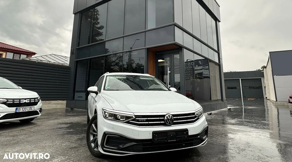 Volkswagen Passat - 2