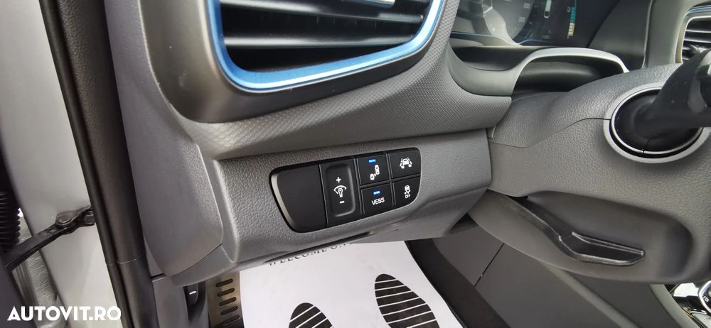 Hyundai IONIQ 1.6 GDI Premium - 21