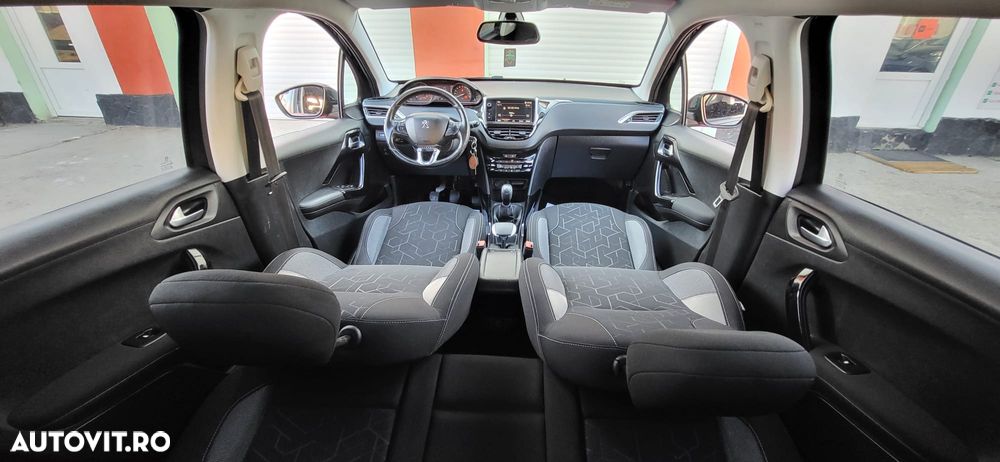 Peugeot 2008 1.2 VTi Access - 26