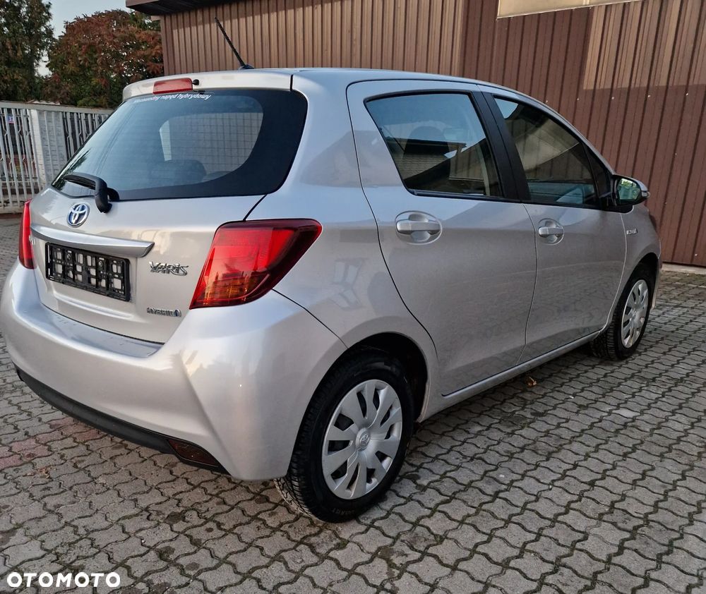 Toyota Yaris Hybrid 100 Active EU6 - 14