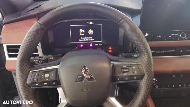 Mitsubishi Outlander 2.4 4WD Plug-In Hybrid Top - 13