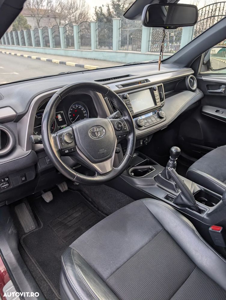 Toyota RAV4 2.0 D-4D 2WD Comfort - 18