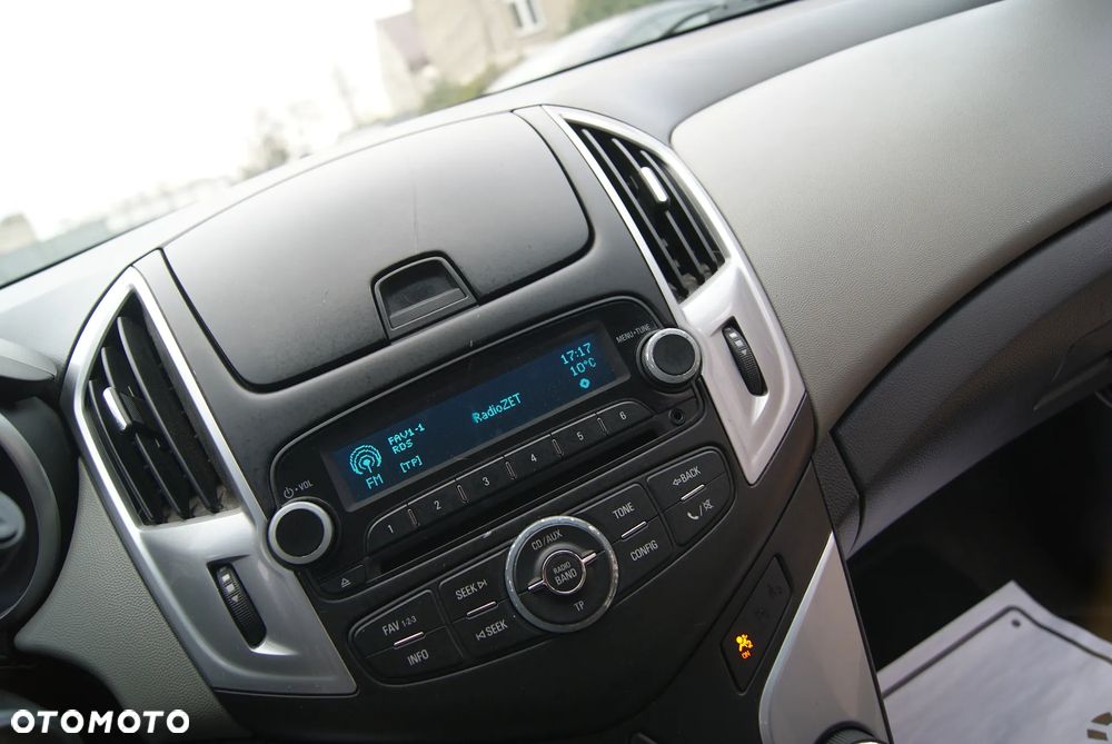 Chevrolet Cruze 1.6 LS - 23