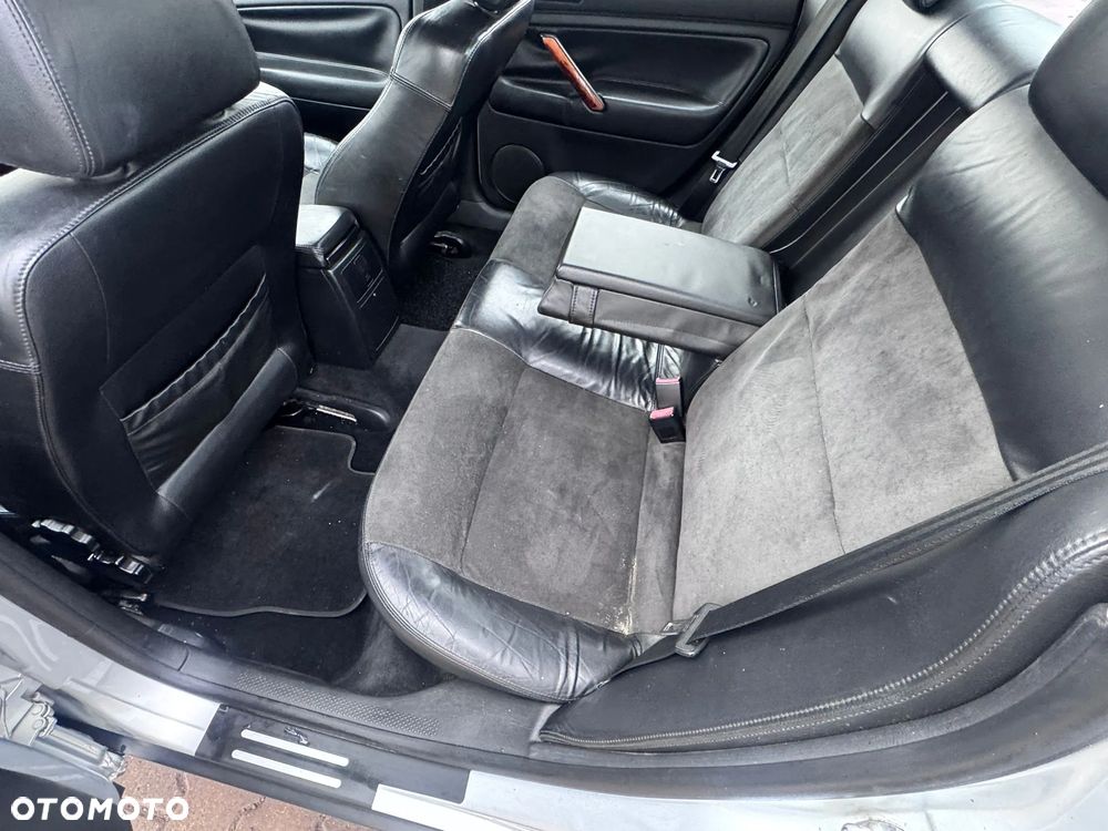 Volkswagen Passat 1.9 TDI Highline - 20