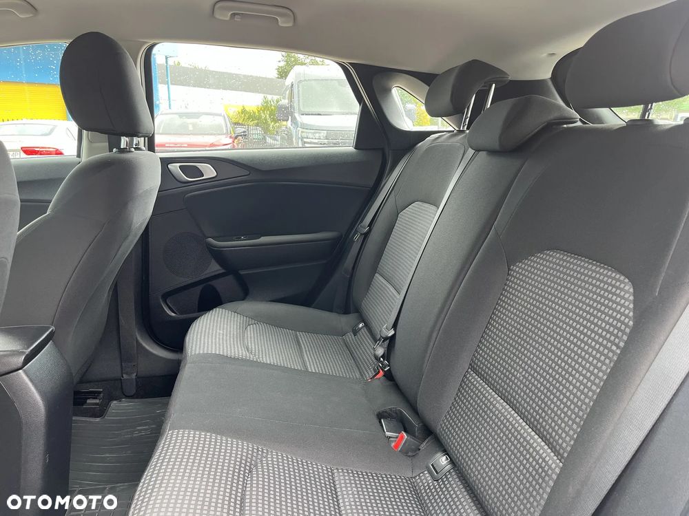 Kia Ceed 1.6 CRDi mHEV S - 13
