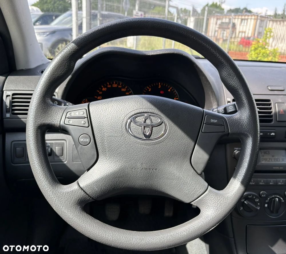 Toyota Avensis 2.0 D-4D - 12