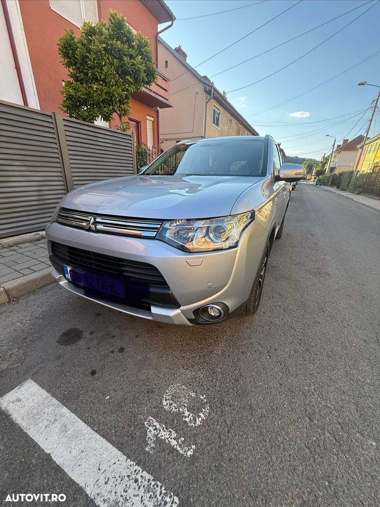 Mitsubishi Outlander - 10