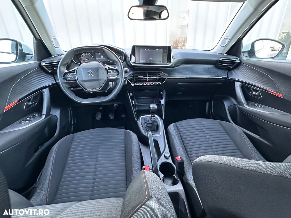Peugeot 2008 - 11