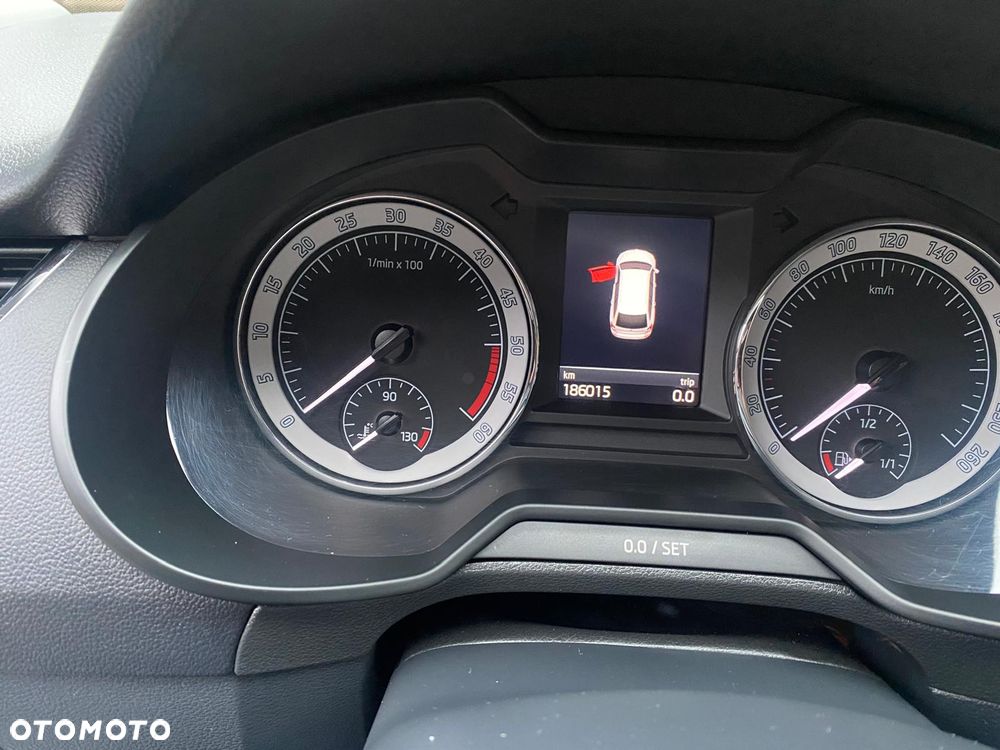 Skoda Octavia 1.6 TDI Premium Edition - 6