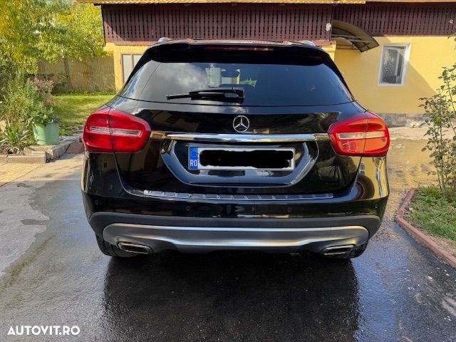 Mercedes-Benz GLA 220 CDI 4Matic 7G-DCT - 5