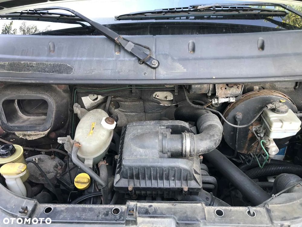 Nissan INTERSTAR II - 12