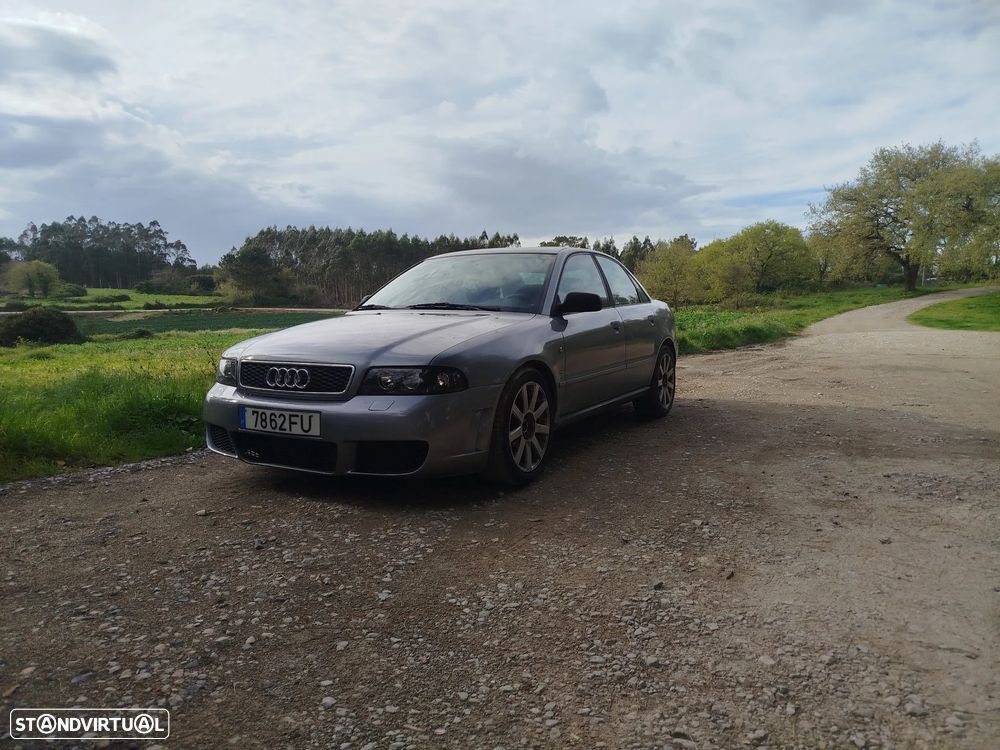 Audi A4 1.9 TDI Attraction - 1