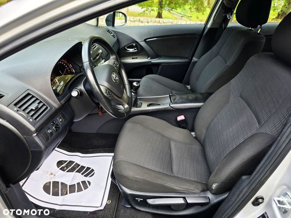 Toyota Avensis 1.8 Premium EU5 - 9
