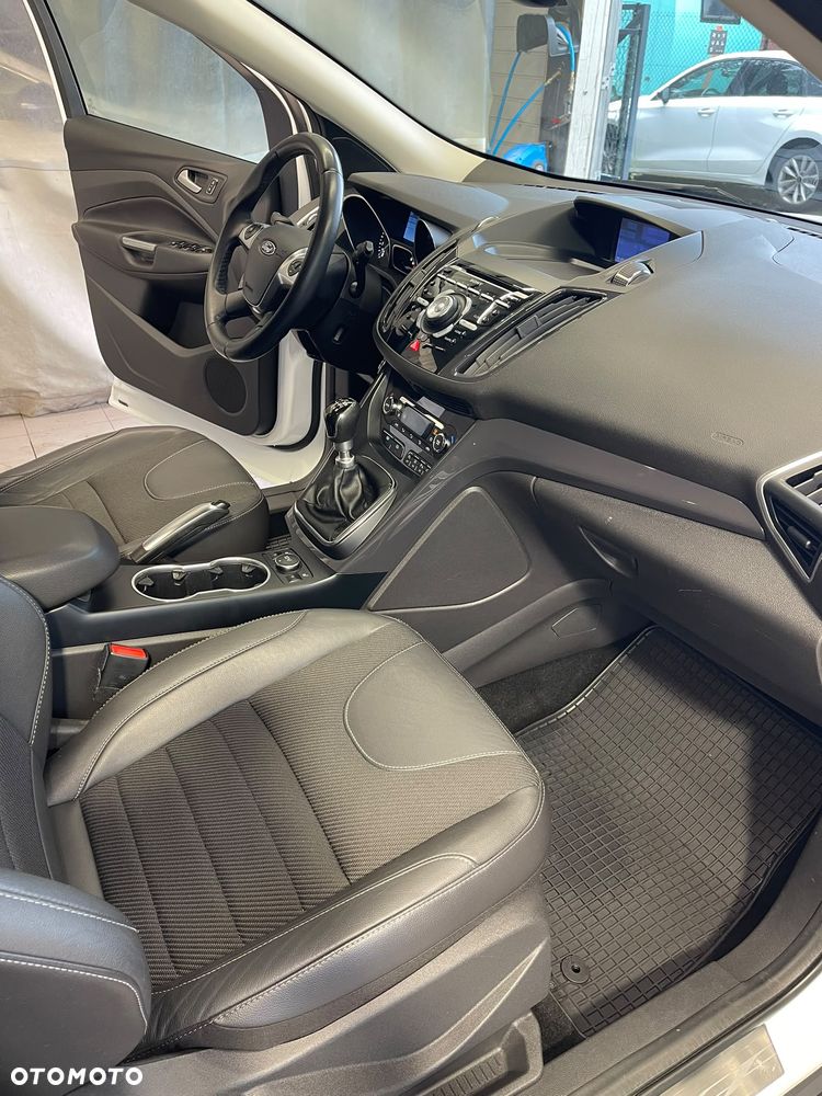 Ford Kuga 1.6 EcoBoost 2x4 Individual - 35