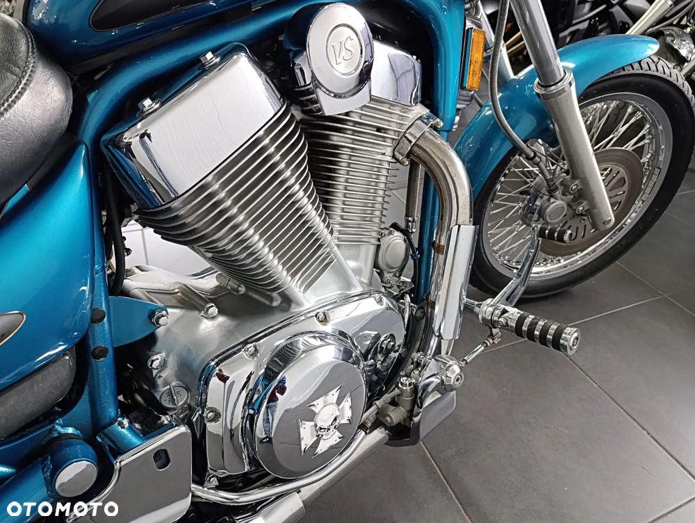 Suzuki Intruder - 17