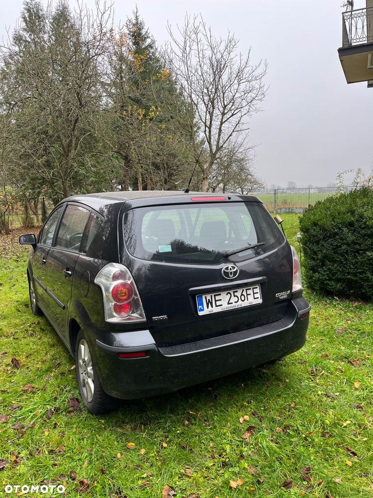 Toyota Corolla Verso - 2