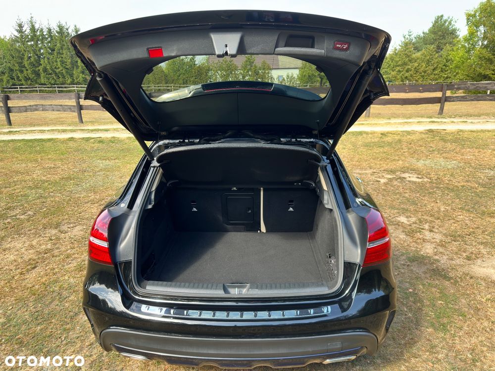 Mercedes-Benz GLA 250 4-Matic AMG Line - 11