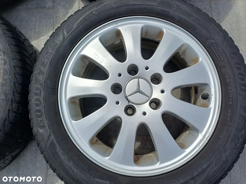 FELGI Z OPONAMI KOŁA ALUMINIOWE MERCEDES R15 5X112 66,6 mm OPONY GOODYEARS R15 185/65 2021r ZIMA NR33 - 2