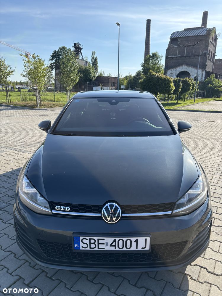 Volkswagen Golf - 4
